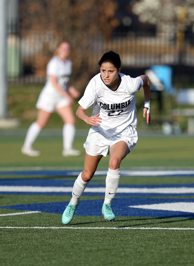 Emilia Zolesio Fernandez Blanco runs to intercept the ball